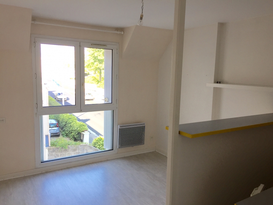 Brest Kérinou/Croix rouge studio 18 M2