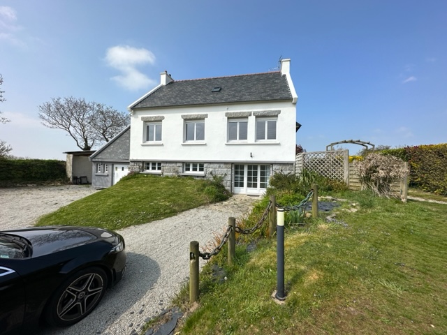 A louer Maison Bourg Blanc T7 Refaite à neuf.