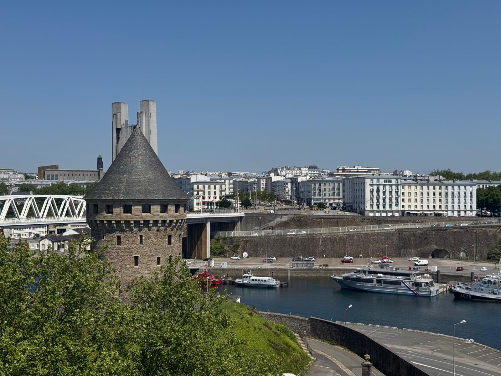 A VENDRE, BREST, TOUR TANGUY, VUE MER, APPARTEMENT T4, EMPLACEMENT DE CHOIX,