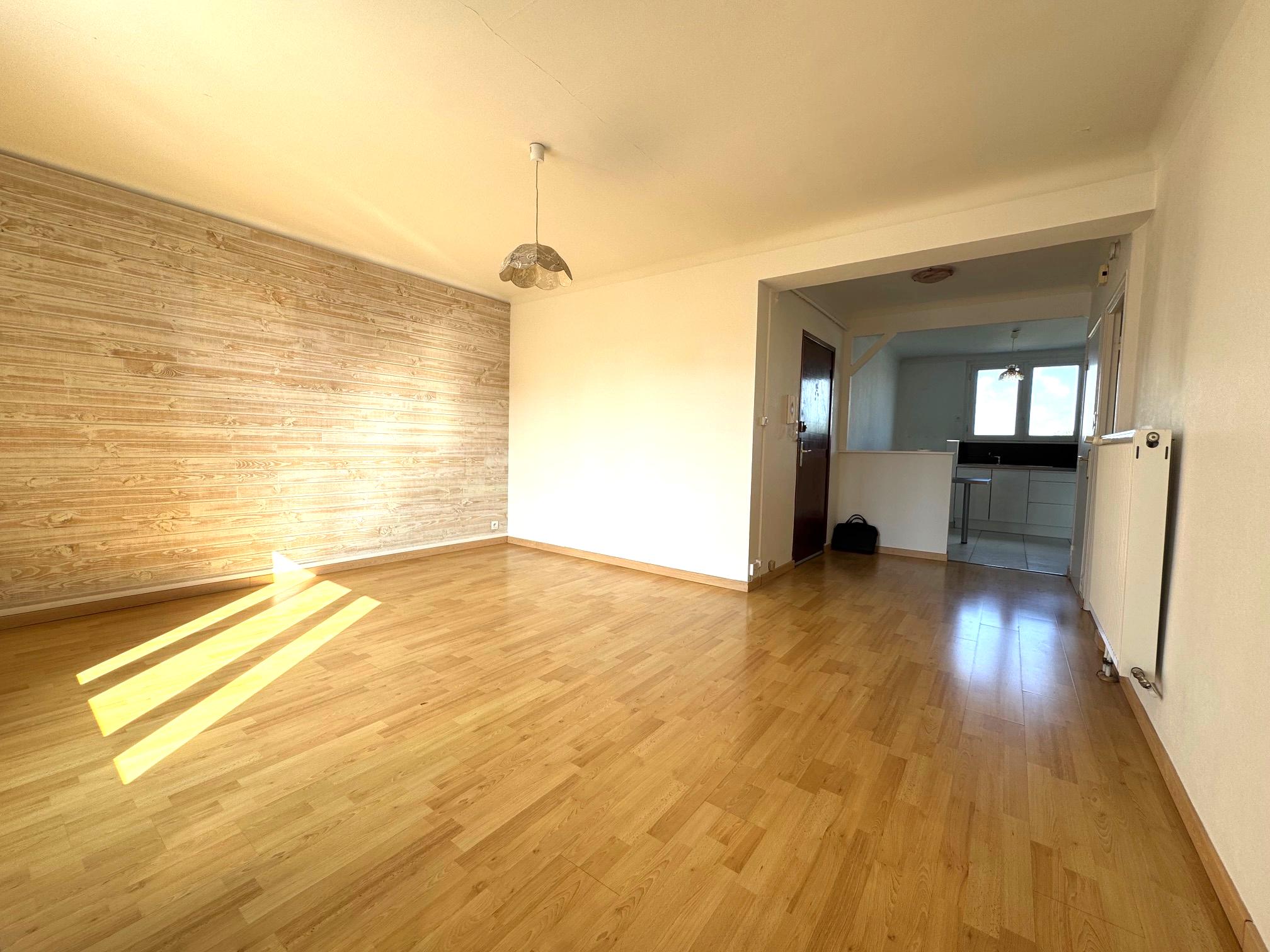 À VENDRE – Spacieux Appartement T2 de 54 m² avec balcons, parking privatif et cave – Faibles charges
