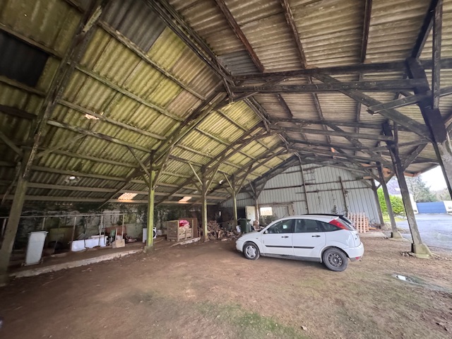 A VENDRE, LAMPAUL GUIMILLAU, HANGAR