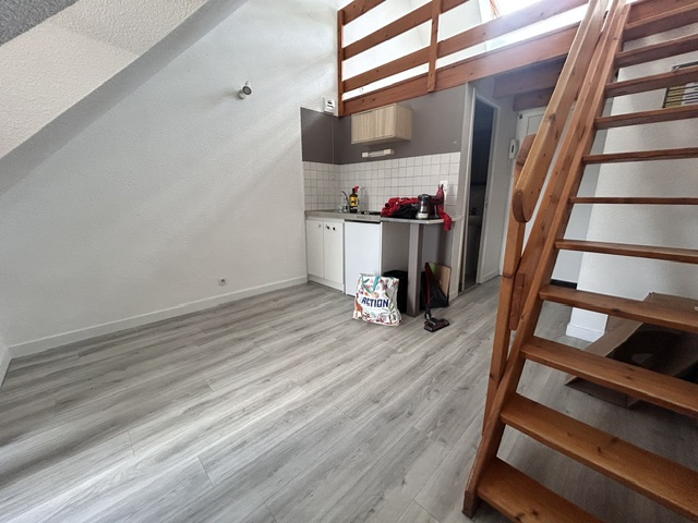 A louer Brest Jaurès T1 Bis mezannine 