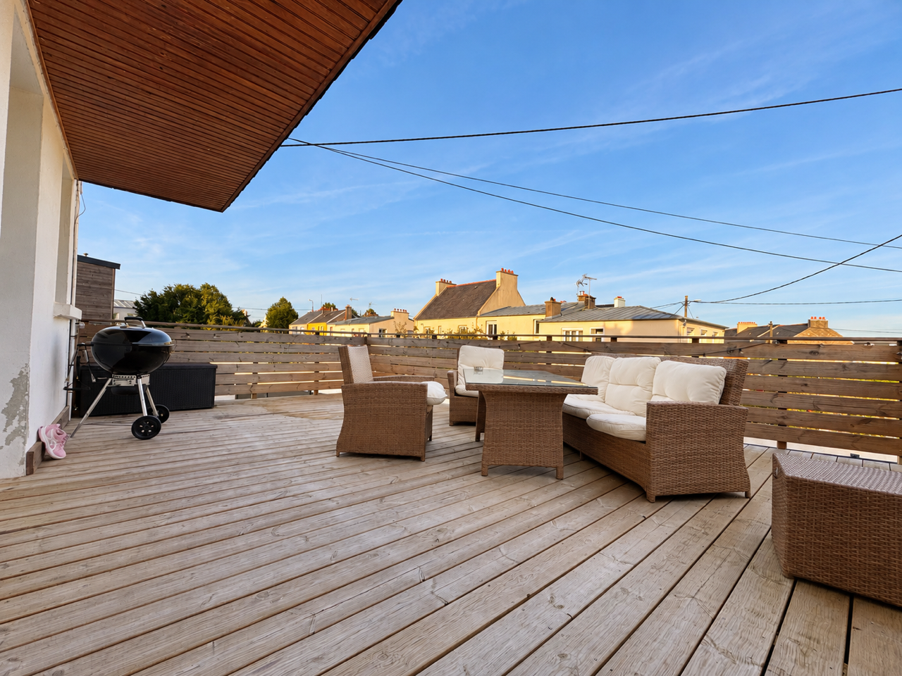 A VENDRE, BREST, LAMBEZELLEC – Maison rénovée avec terrasse et grand sous-sol